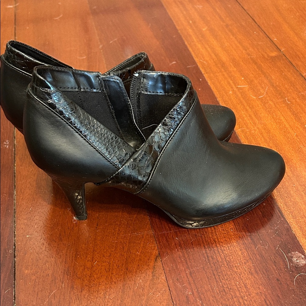 Elegant Black Ankle Boots